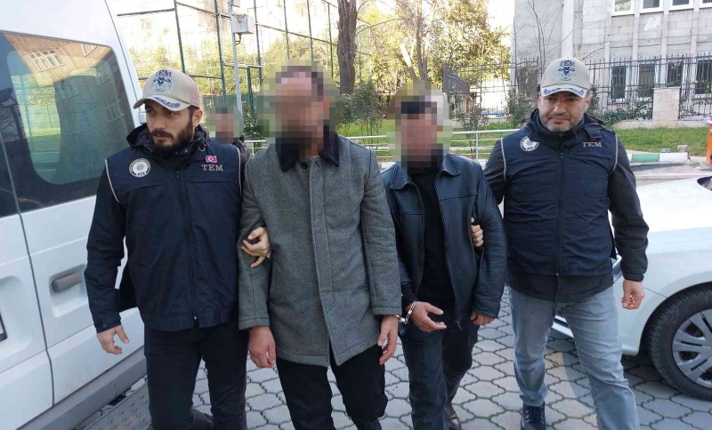 Samsun’da DEAŞ’tan gözaltına alınan 3 kişi adliyeye sevk edildi
