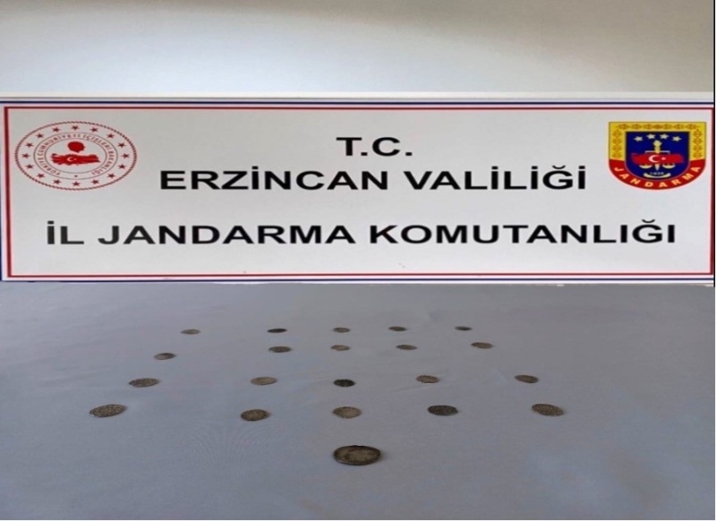 Erzincan’da 21 adet gümüş sikke ele geçirildi
