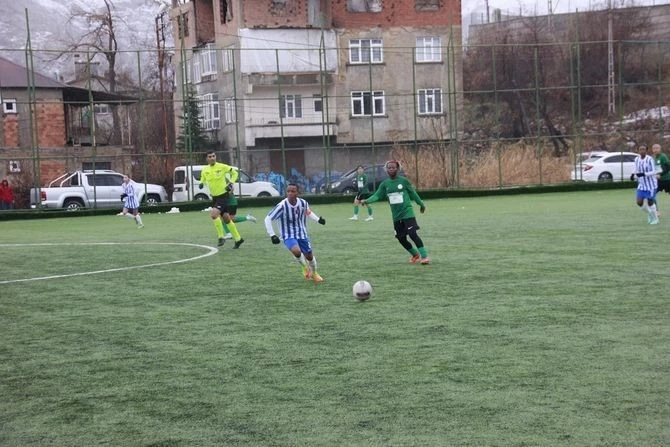 Turkcell Kadın Futbol Süper Ligi: Hakkarigücü Spor: 1- Ataşehir Belediyespor: 1

