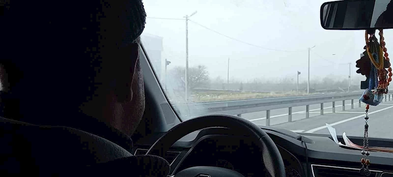 Bitlis’te yoğun sis nedeniyle sürücüler zor anlar yaşadı
