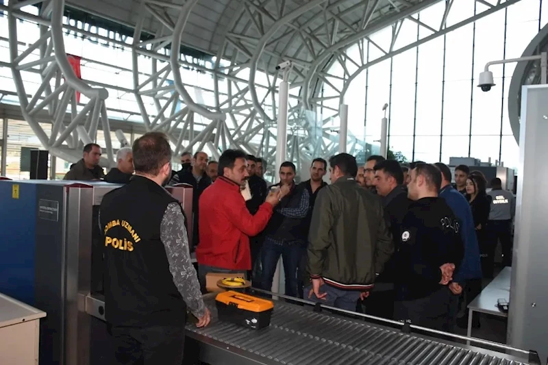 Havalimanı polislerine ve güvenlik görevlilerine eğitim
