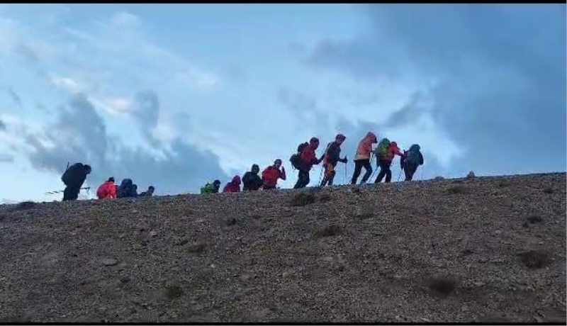 Yerli ve yabancı dağcılardan Süphan Dağı’na yoğun ilgi
