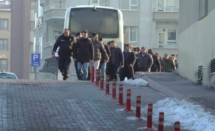 Kayseri’de FETÖ’nün mahrem asker yapılanmasından 14 kişi adliyeye çıkarıldı