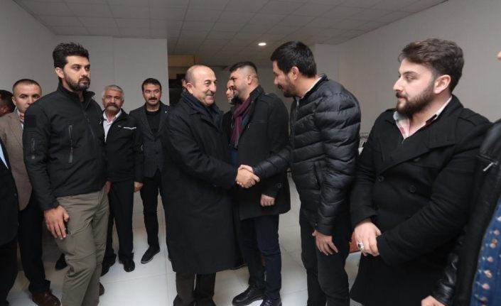Dışişleri Bakanı Çavuşoğlu’dan Alanya’da MHP seçim merkezine ziyaret