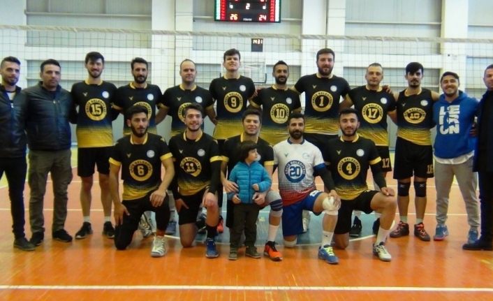 Erciş Belediye Voleybol Takımı playoffu garantiledi