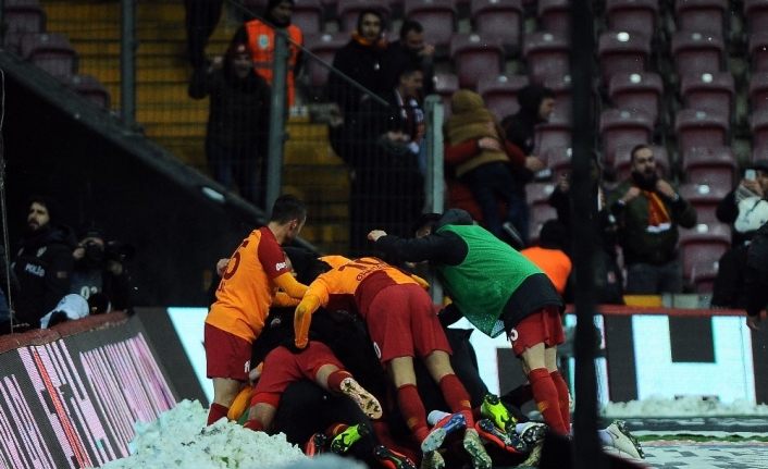 Galatasaray’da lig serisi 9’a çıktı