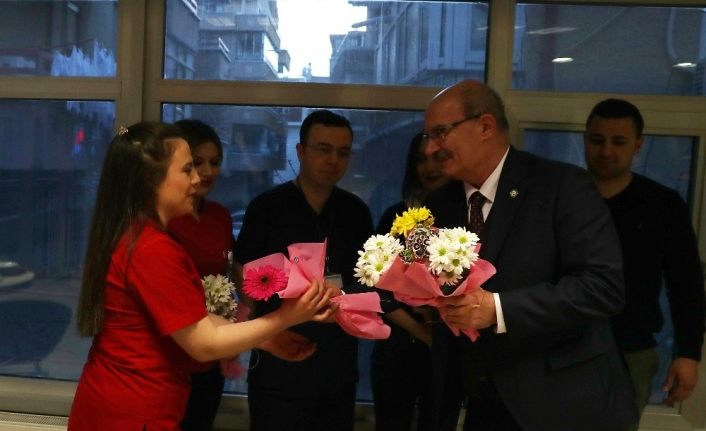 ATO Başkanı Baran, Tıp Bayramı’nı çiçeklerle kutladı