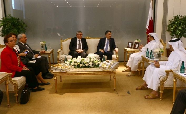 Bakan Pakdemirli, Katar Belediye ve Çevre Bakanı ile görüştü