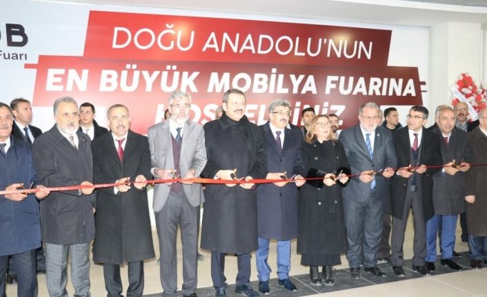 Bakan Pekcan Van Mobilya Fuarı’nın açılışını gerçekleştirdi