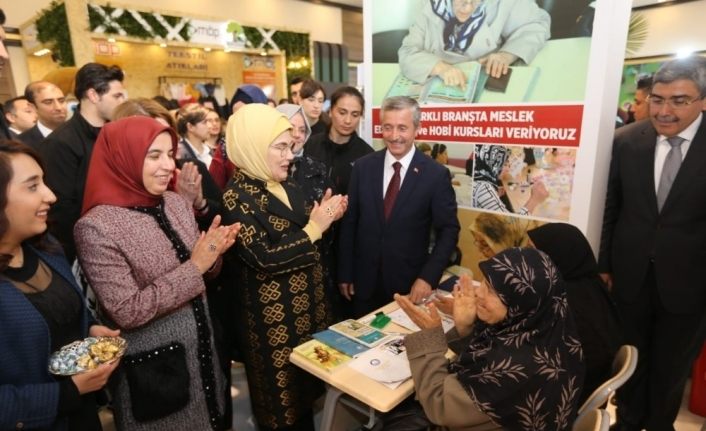 Emine Erdoğan, Şahinbey Belediyesinin standını ziyaret etti