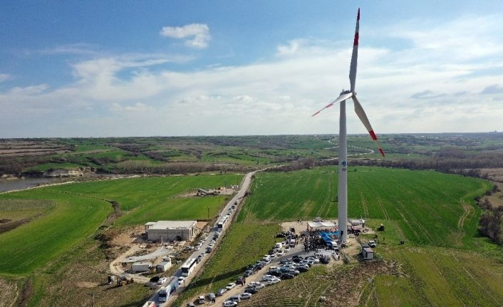 Kapaklı’da rüzgar santrali hizmete açıldı