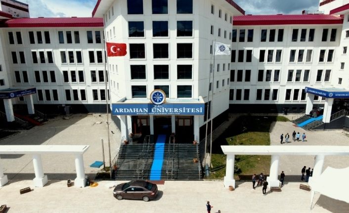 Ardahan Üniversitesi Rektörü Biber’den Temel Karamollaoğlu’na tepki
