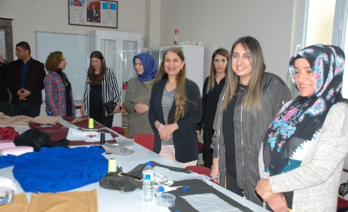 Protokol eşleri Fatih Kadın Gençlik Merkezi’ndeki çalışmaları inceledi