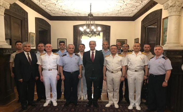 Milli Savunma Bakanlığı heyeti Atina’da Büyükelçi Özügergin ile toplantı yaptı