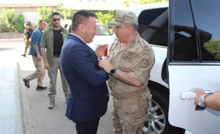 Jandarma Bölge Komutanı Koç’tan Başkan Beyoğlu’na ziyaret