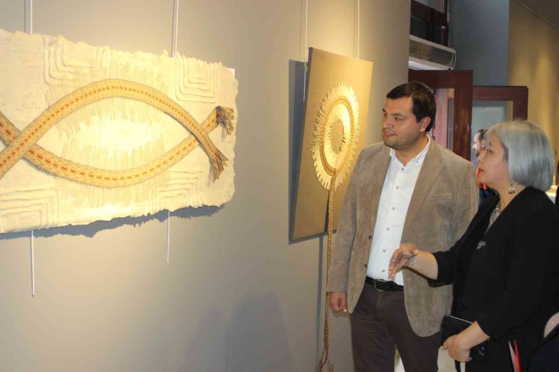 Uşak’ta geleneksel dokuma yöntemi çarpana sergisi açıldı
