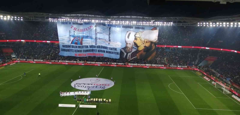 Trabzonspor taraftarından Fenerbahçe maçına özel koreografi
