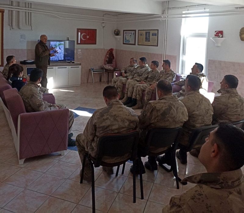 Erzincan’da jandarma personeline avcılık mevzuatı eğitimi verildi
