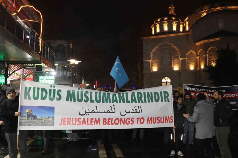 Malatyalılar Kur’an-ı Kerim yakılmasını protesto için yürüdü
