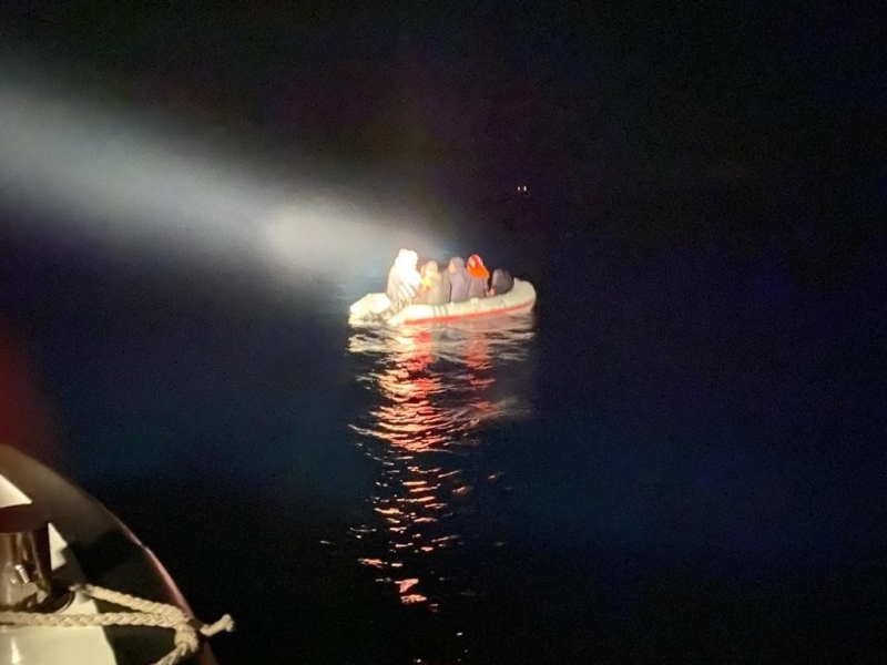 Ayvacık açıklarında 11 kaçak göçmen yakalandı
