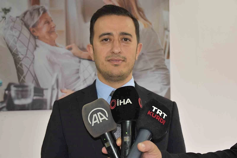 Bitlis Sağlık Müdürü Ekici, Sağlıklı Yaş Alma Merkezini ziyaret etti
