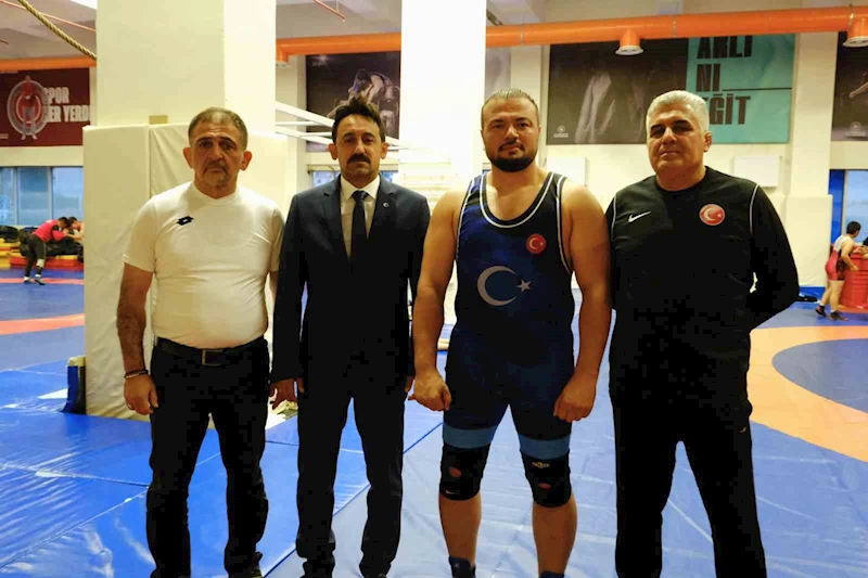 Erzincanlı pehlivanlar dünya şampiyonasına uğurlandı
