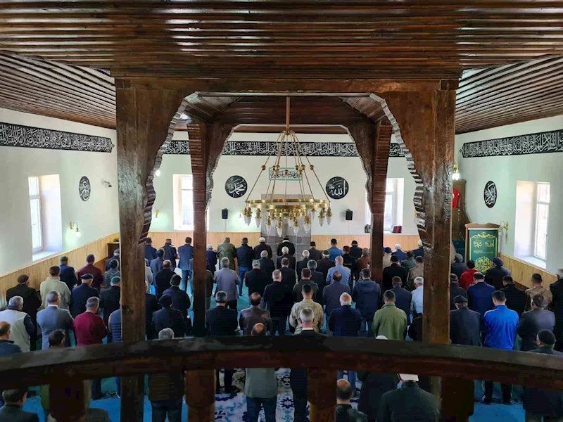 Çıldır’daki Camilerde Filistin Halkı için dualar edildi
