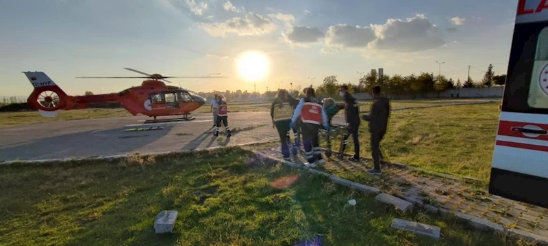 Ambulans helikopterle Van’a ulaştırılan hasta ameliyat edildi
