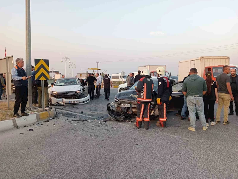 Malatya’da iki otomobil çarpıştı: 3 yaralı
