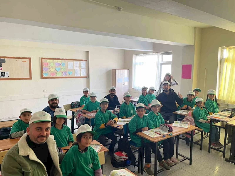 Hakkari’deki okullarda çevre bilinci eğitimleri sürüyor
