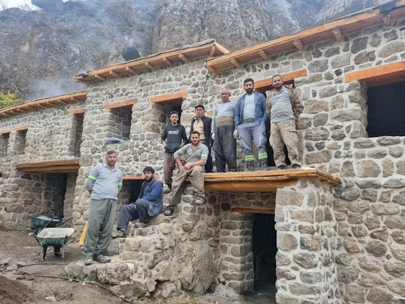 Çukurca’daki tarihi taş evleri restorasyon çalışmaları sona erdi
