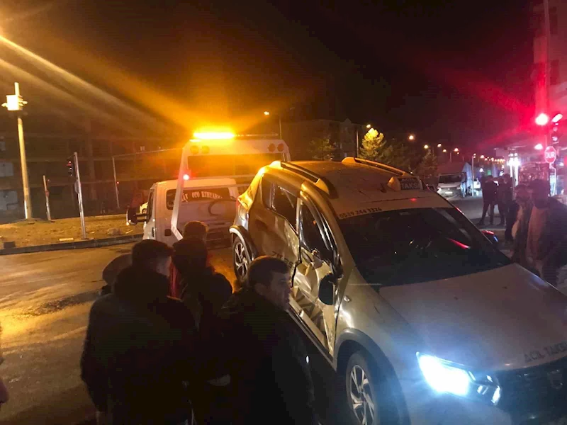 Solhan’da maddi hasarlı trafik kazası
