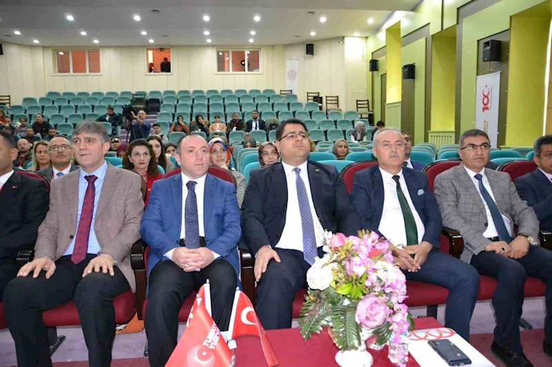 “Teknoloji ve eğitim bölgesel çalıştayı Erzurum’da düzenlendi
