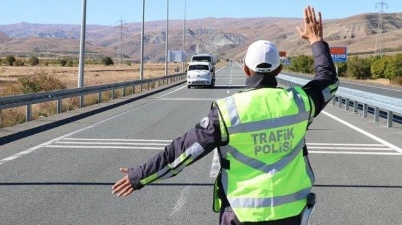 Erzurum’da bir haftada 2 bin 562 sürücüye ceza kesildi
