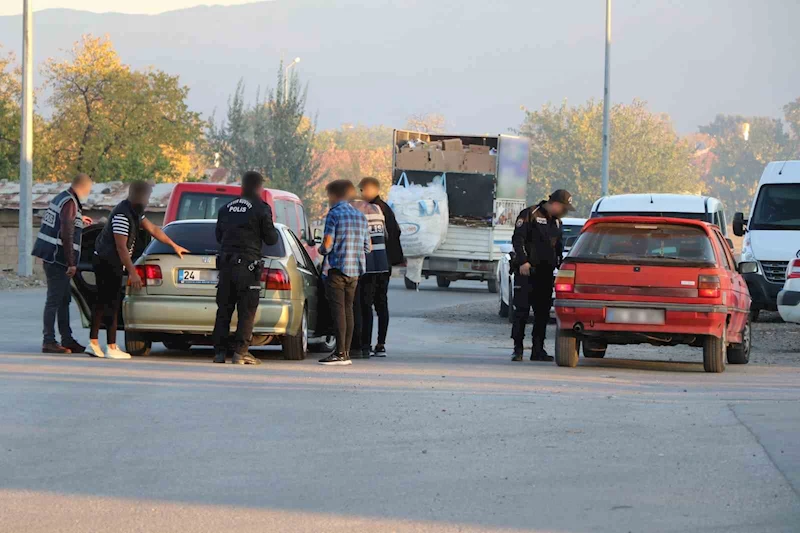 Erzincan’da toplam 9 yıl 10 ay hapis cezası olan 3 kişi yakalandı
