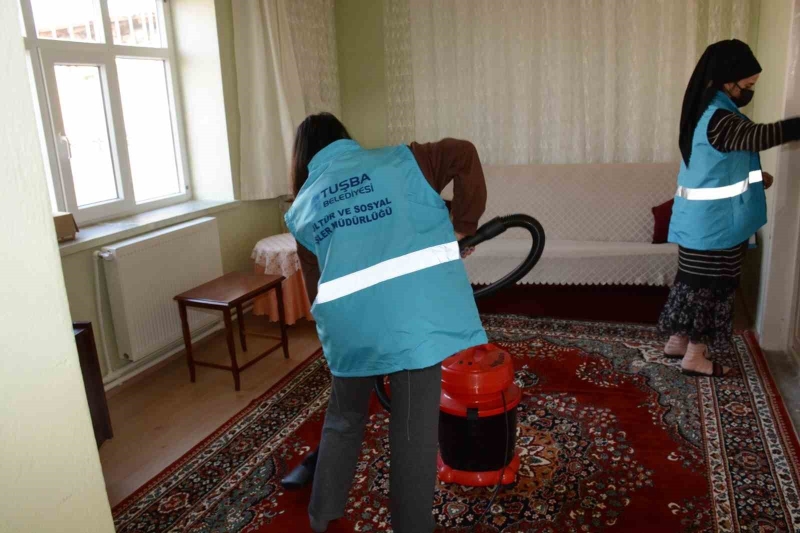 Tuşba Belediyesinden ‘evde temizlik’ hizmeti
