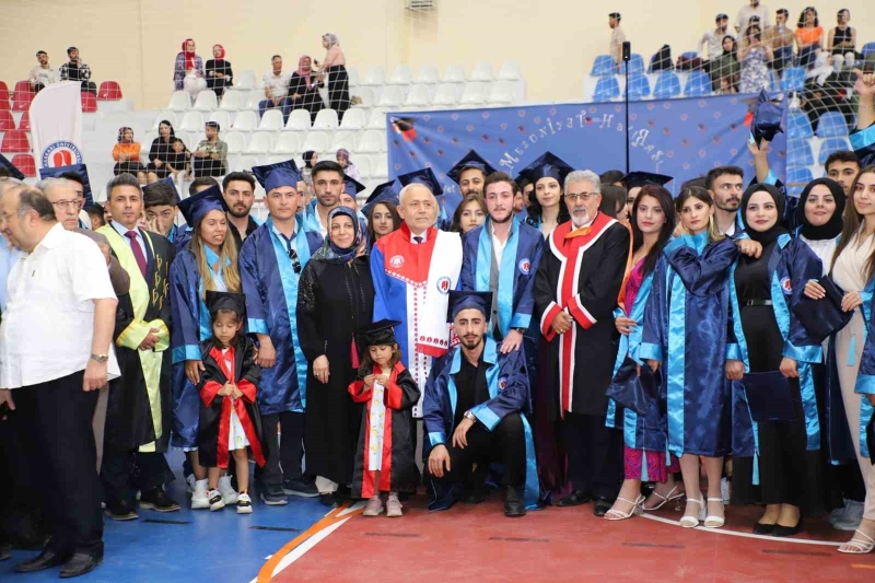 Hakkari Üniversitesinde mezuniyet töreni
