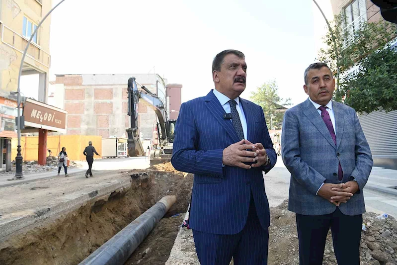 Gürkan : “Altyapıyı yeniden inşa ediyoruz”
