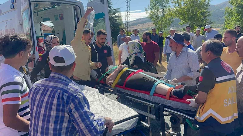 Elazığ’da tur minibüsü otobüse çarptı: 18 yaralı
