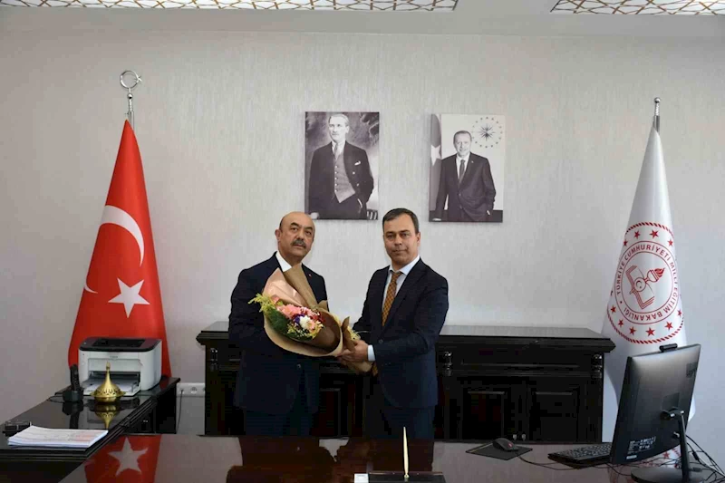 Erzincan Milli Eğitim Müdürü olarak atanan Kartal göreve başladı
