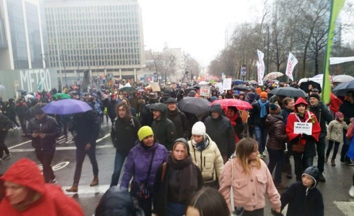 Belçika’da 70 bin kişi iklim için yürüdü