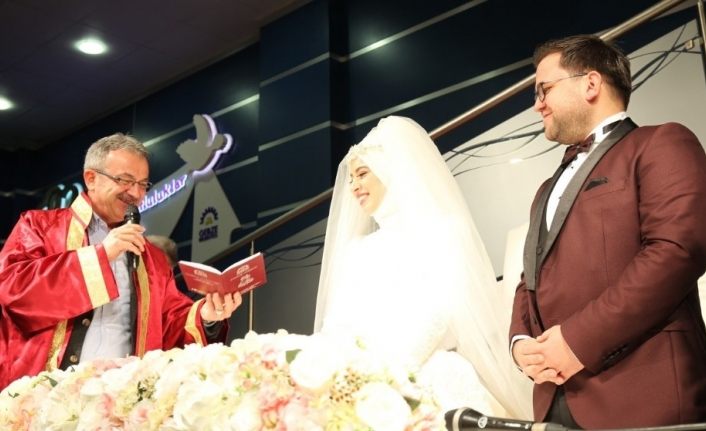 Gebze’de 2 bin 716 çiftin nikahı kıyıldı