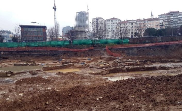 Kadıköy’de otel inşaatından tarihi eser kalıntıları çıktı