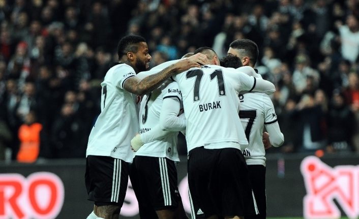 Beşiktaş, 3 bin 82 gün sonra derbide penaltı kazandı