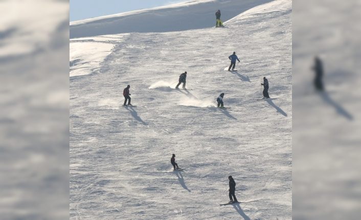 Bitlis’te kayak tesisleri doldu taştı