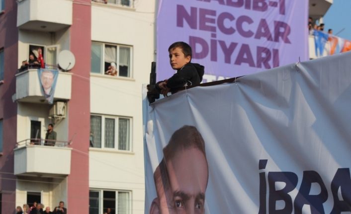Erdoğan’dan Mansur Yavaş’a: "Parti ambleminden korkan aday olur mu?"