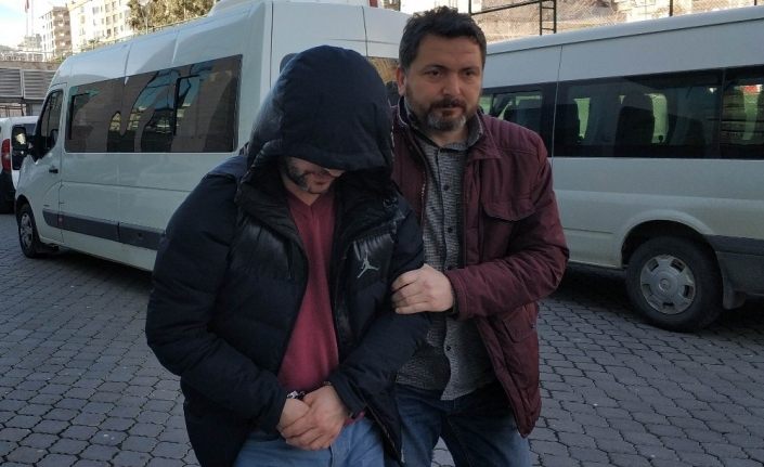 Samsun’da şüpheli araçtan kokain ele geçirildi: 3 gözaltı