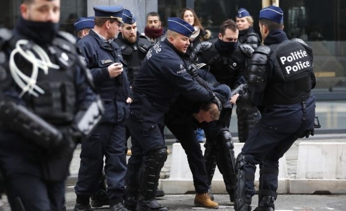 Sarı Yelekliler Brüksel’de toplandı, polis müdahale etti