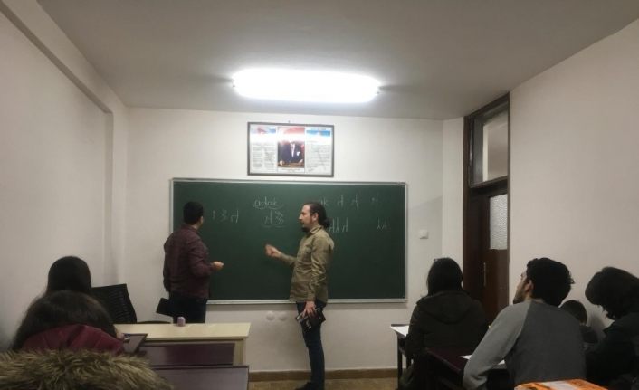 Türkler’in ilk alfabesini öğreniyorlar