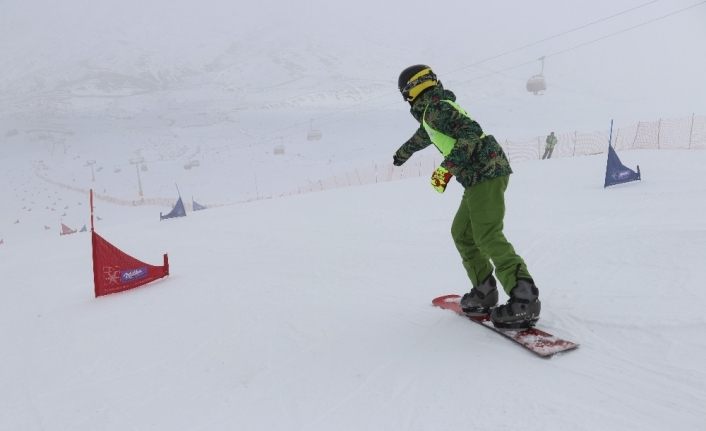 Yıldız Dağı’nda snowboard heyecanı başladı